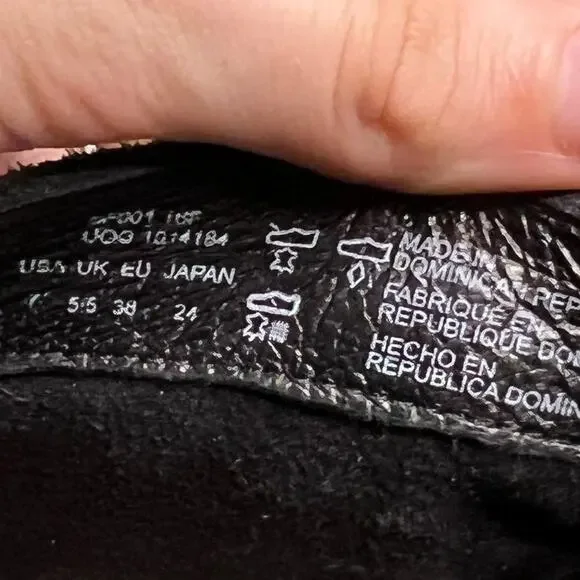 𝅺UGG Wright Belted Boots Booties Low Heel Black Suede Shearling Footbed Size 7 - Picture 7 of 11